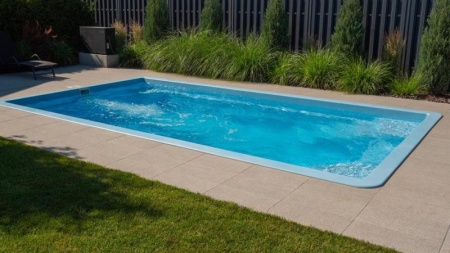 Terrasse de piscine &agrave; M&eacute;r&eacute; : quel mat&eacute;riau privil&eacute;gier ?